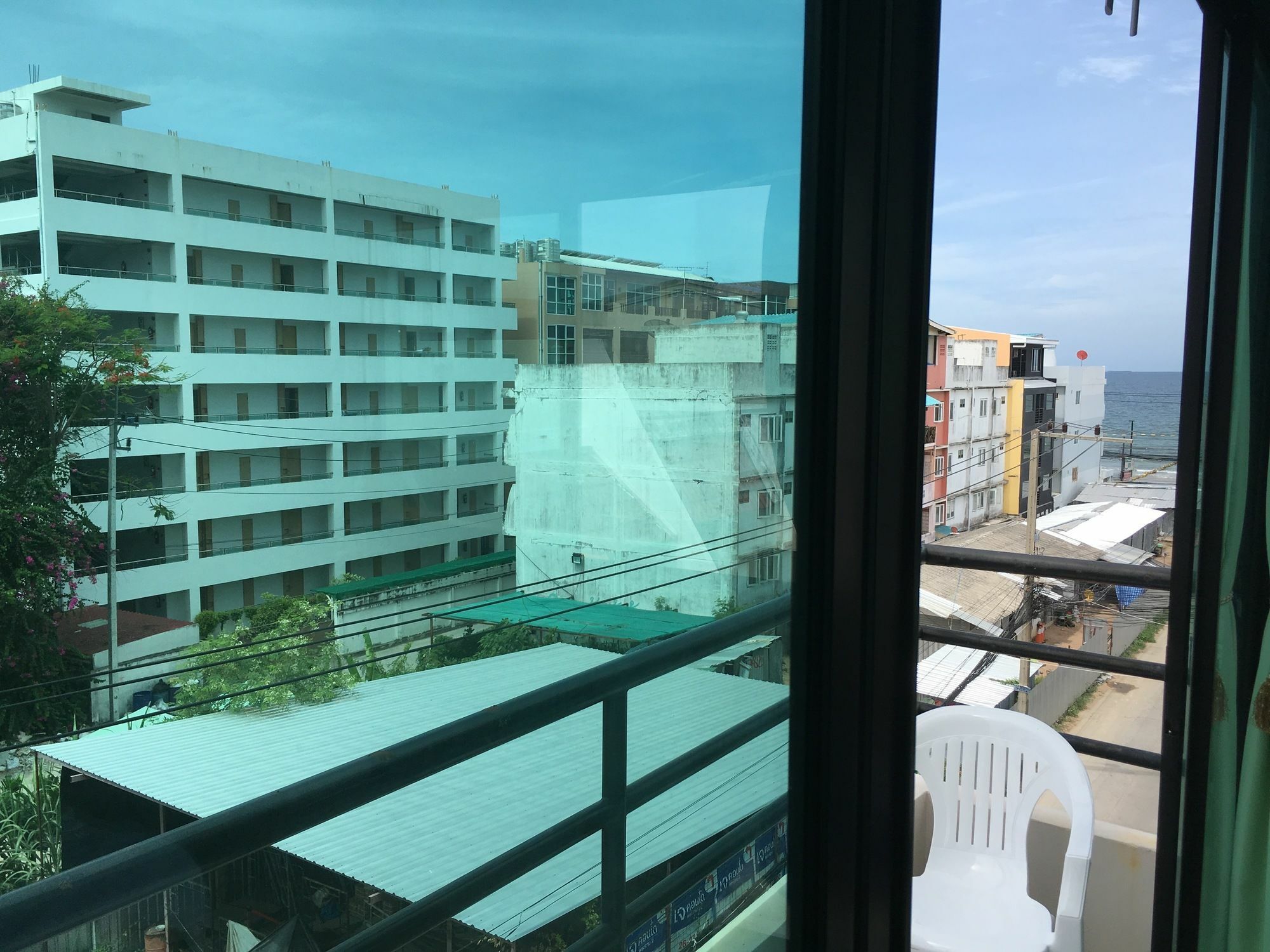 Breezy House Apartment Jomtien Beach Exterior photo